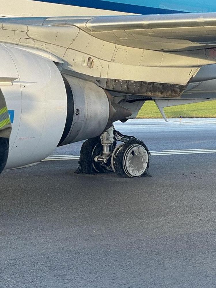 The aircraft seen clear of the runway  (Photo: Stephen Roberts)