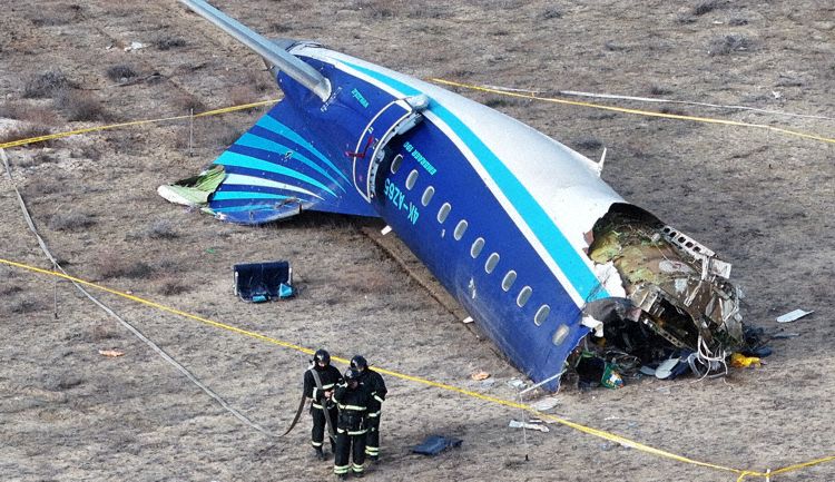 Closer view of the aircraft's tail section and vertical tail (Photo: Reuters)