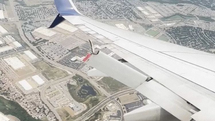 The flap seen on approach (Photo: a passenger)