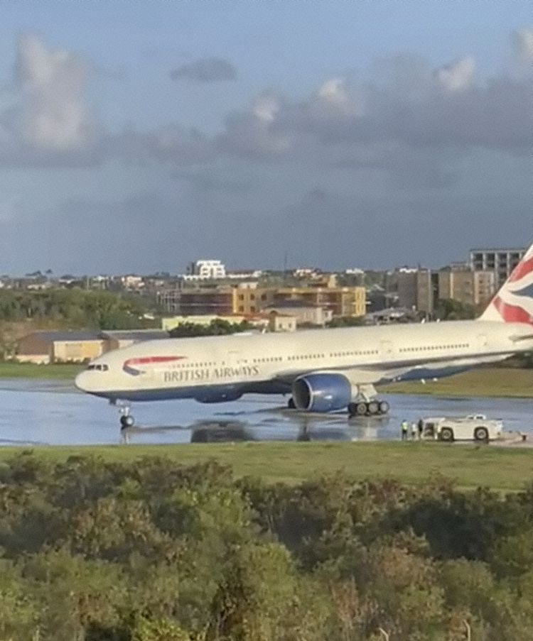 The aircraft on the turn pad